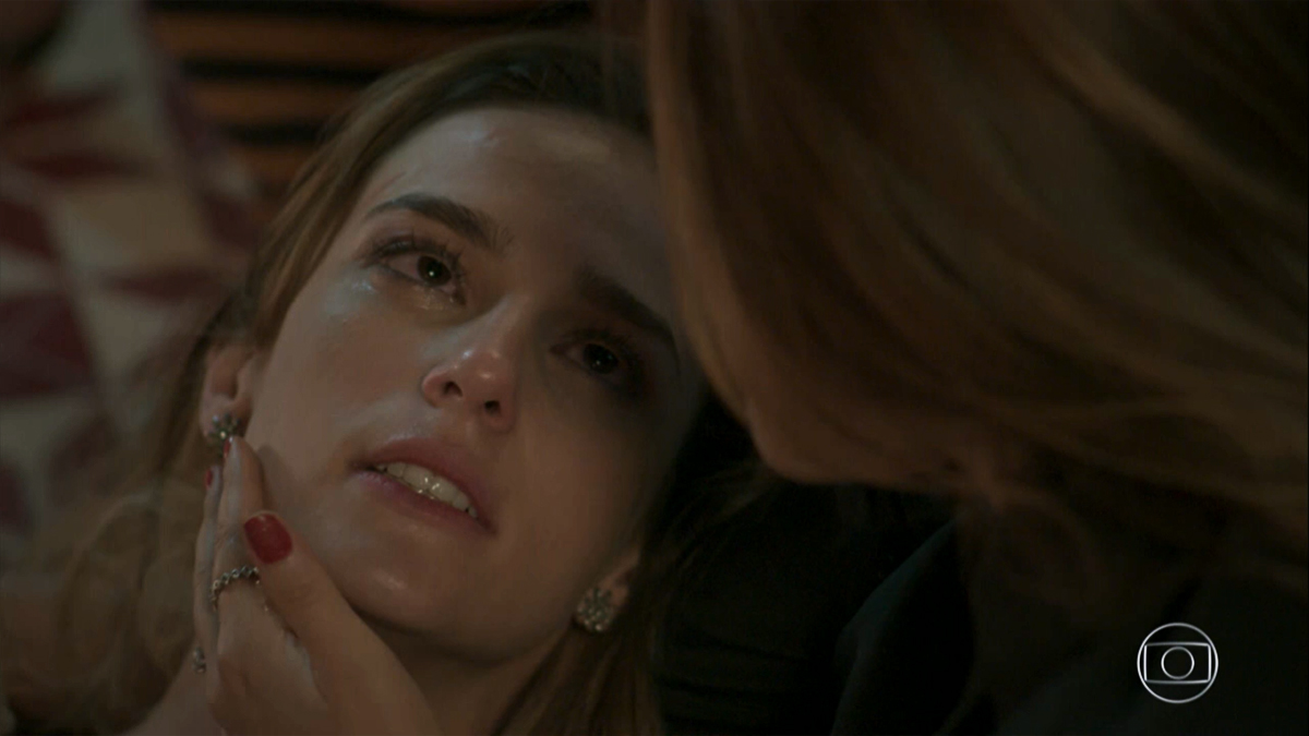Sofia (Priscila Steinman) e Lili (Vivanne Pasmanter) em Totalmente Demais