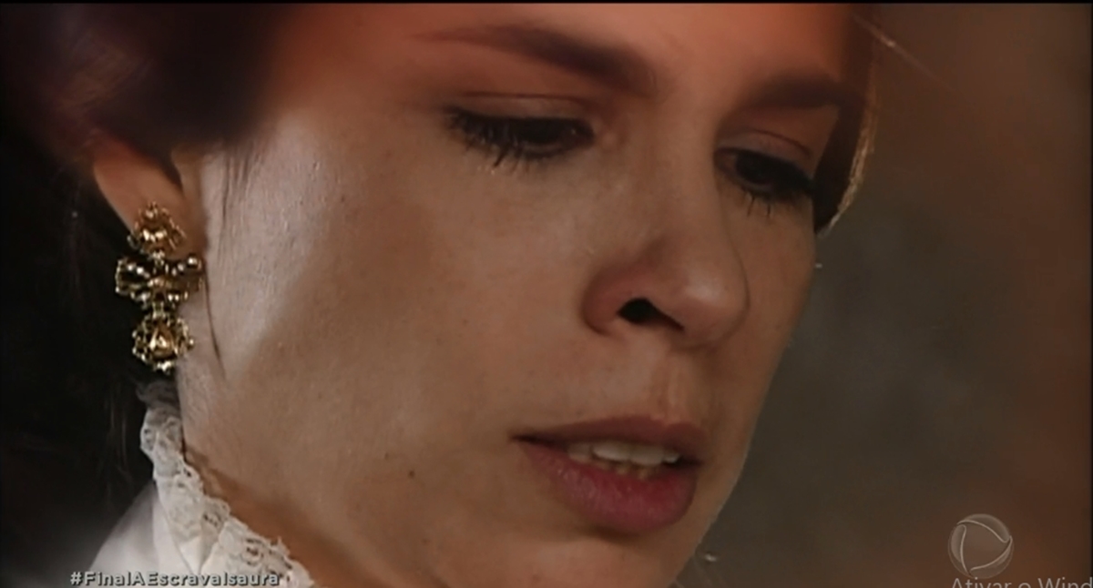 Final com Malvina assassina encerrou mais uma reprise de sucesso da novela (Reprodução: Record TV)