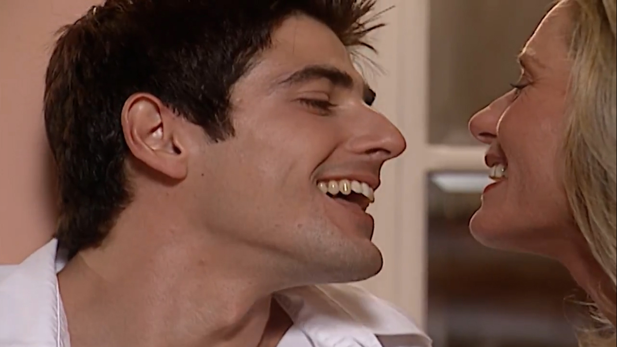 Edu (Reynaldo Gianecchini) e Helena (Vera Fischer) em Laços de Família