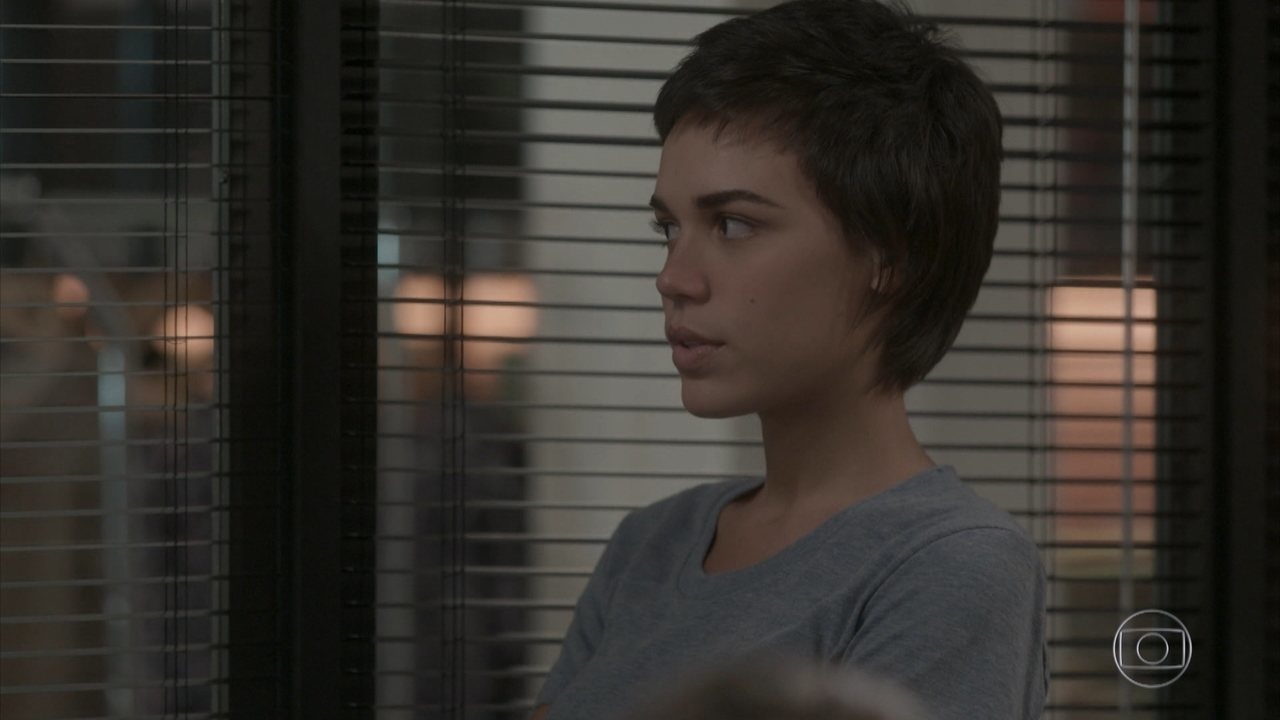 Leila (Carla Salle) em Totalmente Demais