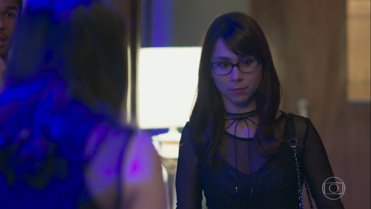 Lica (Manoela Aliperti) e Benê (Daphne Bozaski) em Malhação