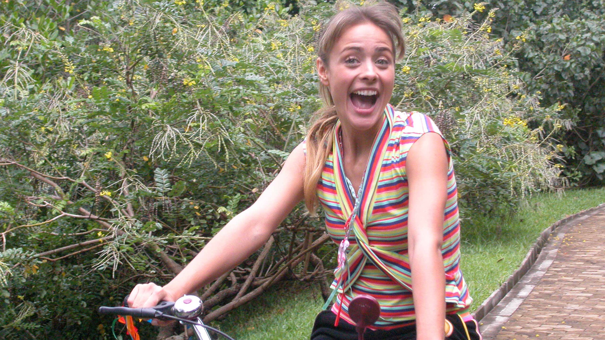 Maria Flor (Juliana Silviera) em Floribella