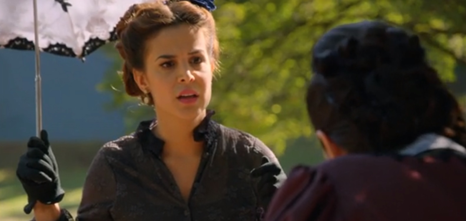 Petúnia (Robertha Portella) e Maria Isabel (Thaís Fersoza) de Escrava Mãe