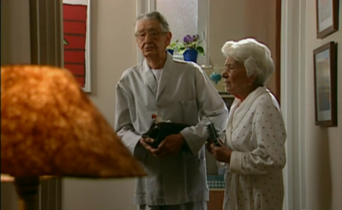 Leopoldo (Oswaldo Louzada) e Flora (Carmen Silva) em Mulheres Apaixonadas