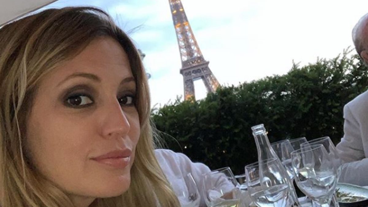 Atriz Patrícia de Sabrit vive em Paris