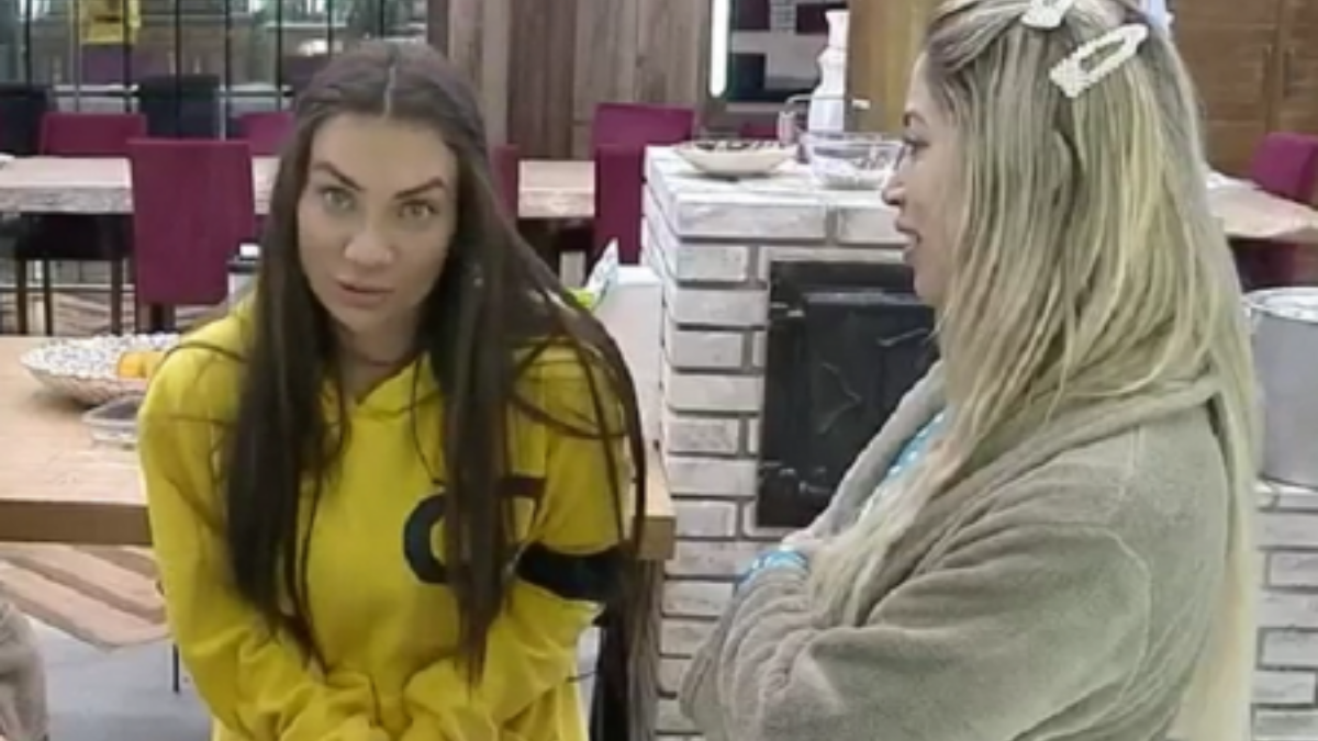 Stéfani Bays e Carol Narizinho