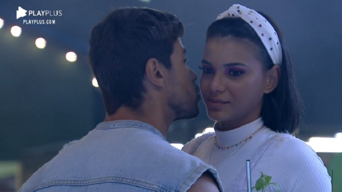 Mariano e Jakelyne Oliveira