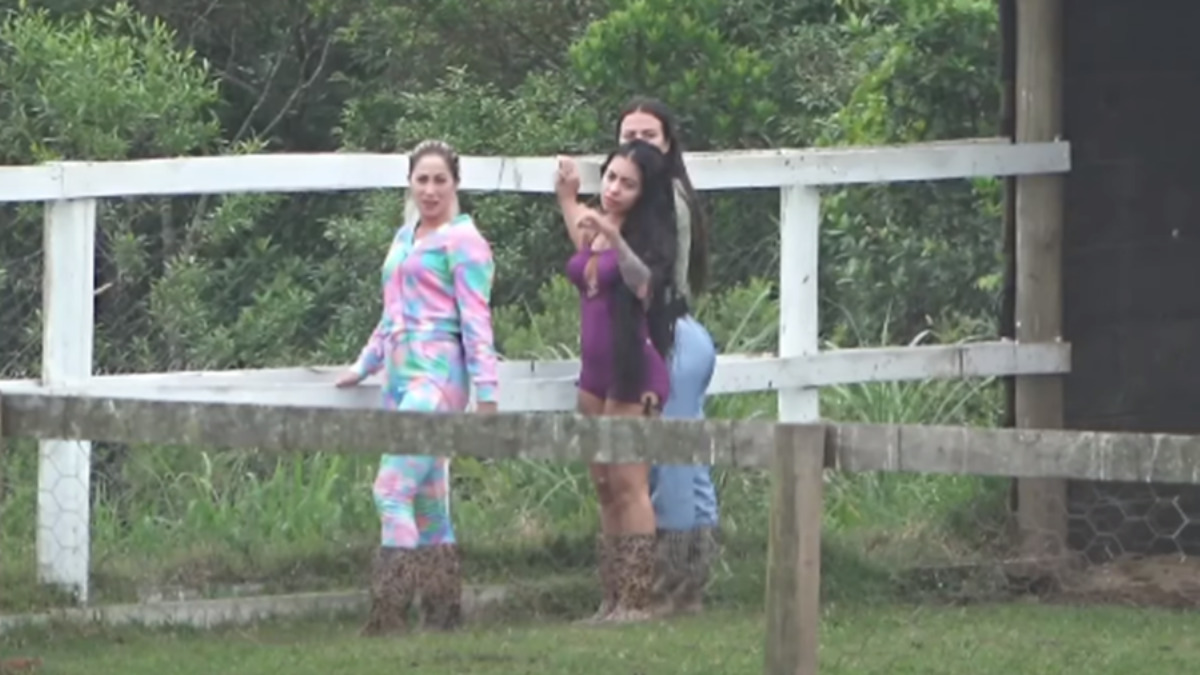 Carol Narizinho, MC Mirella e Victória Villarim