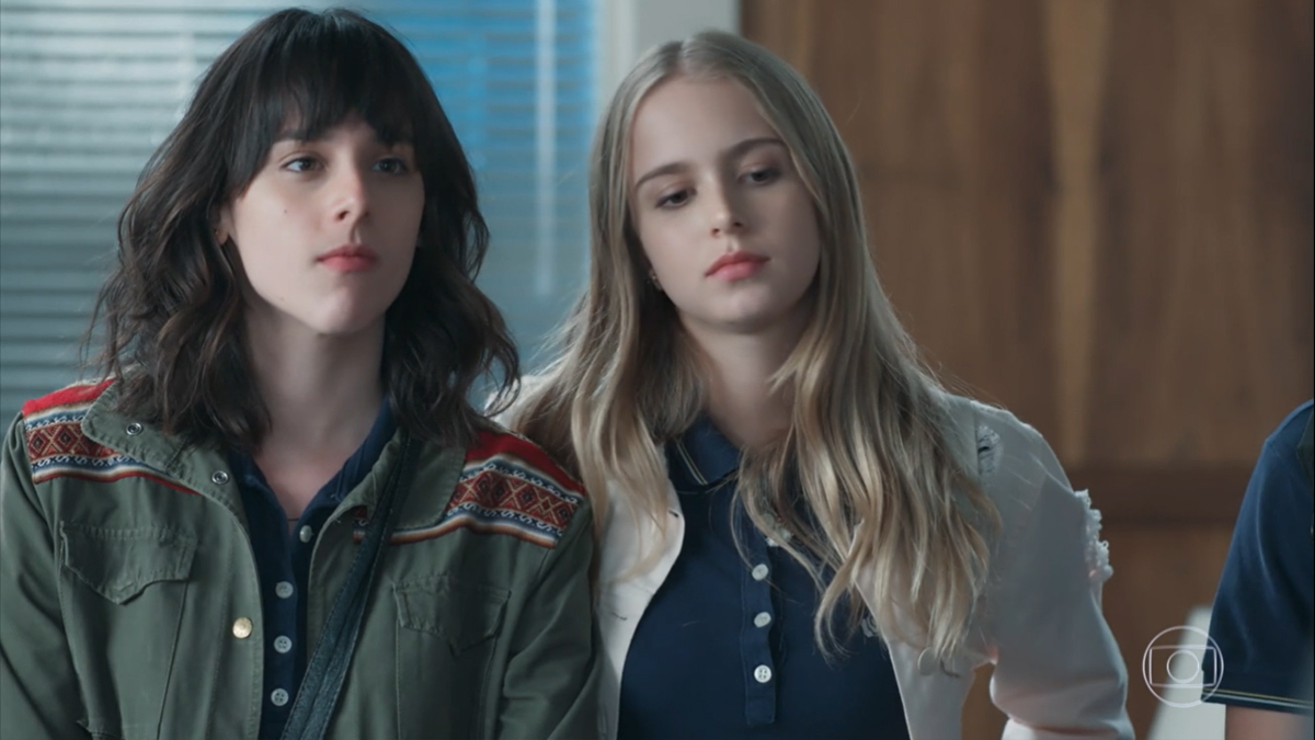 Lica (Manoela Aliperti) e Clara (Isabella Scherer) em Malhação