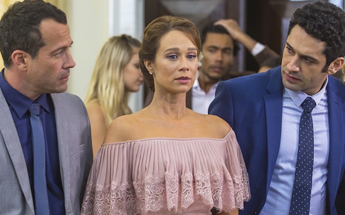 Malvino Salvador, Mariana Ximenes e João Baldasserini como Apolo, Tancinha e Beto em Haja Coração (Divulgação / Globo)