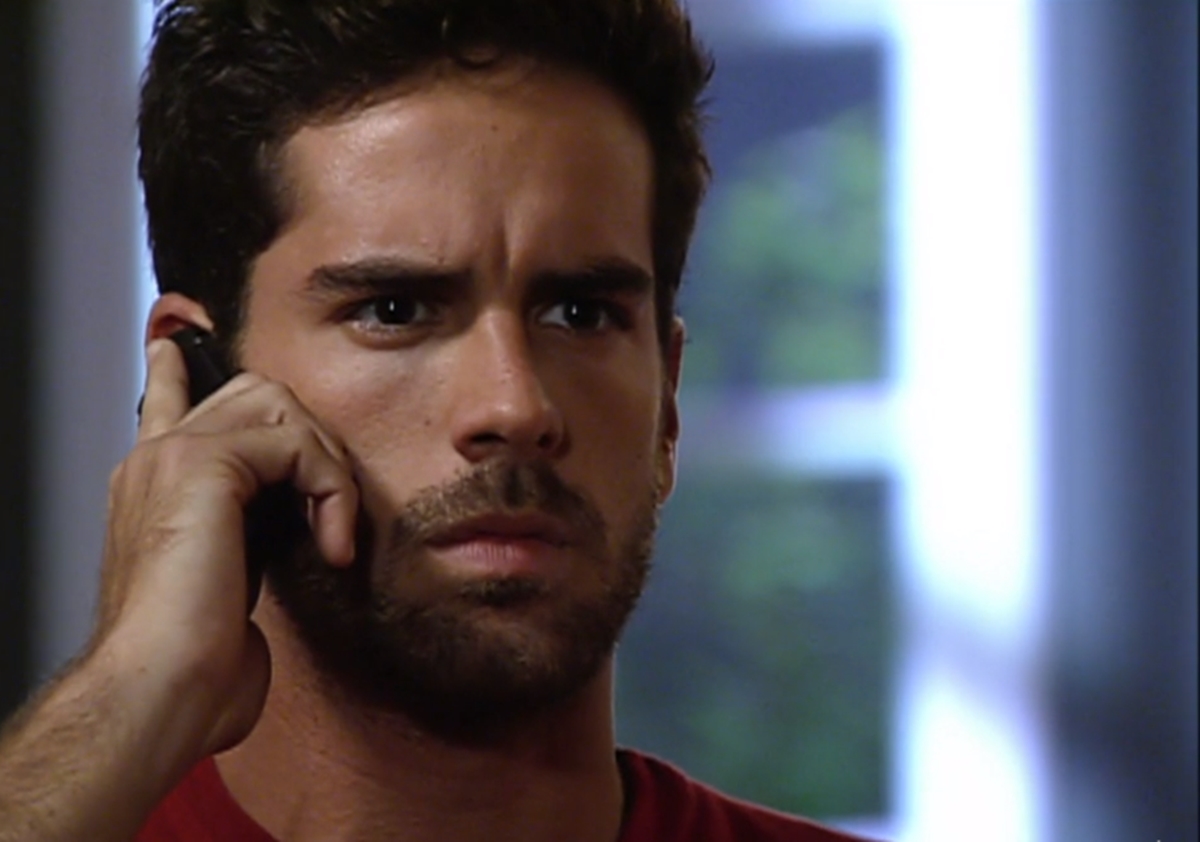 Valente é ameaçado por dra. Júlia, Telê, Draco e Samira (Reprodução: Record TV)
