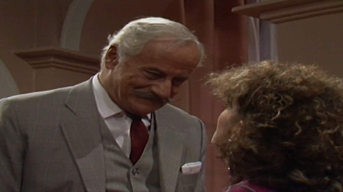 Aparício (Paulo Autran) e Leonora (Irene Ravache) em Sassaricando