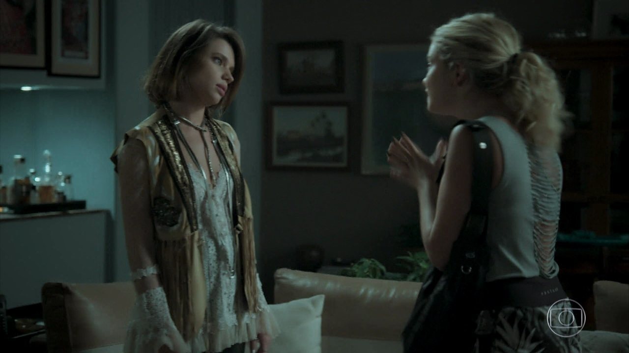 Cibele (Bruna Linzmeyer) e Anita (Lua Blanco) em A Força do Querer
