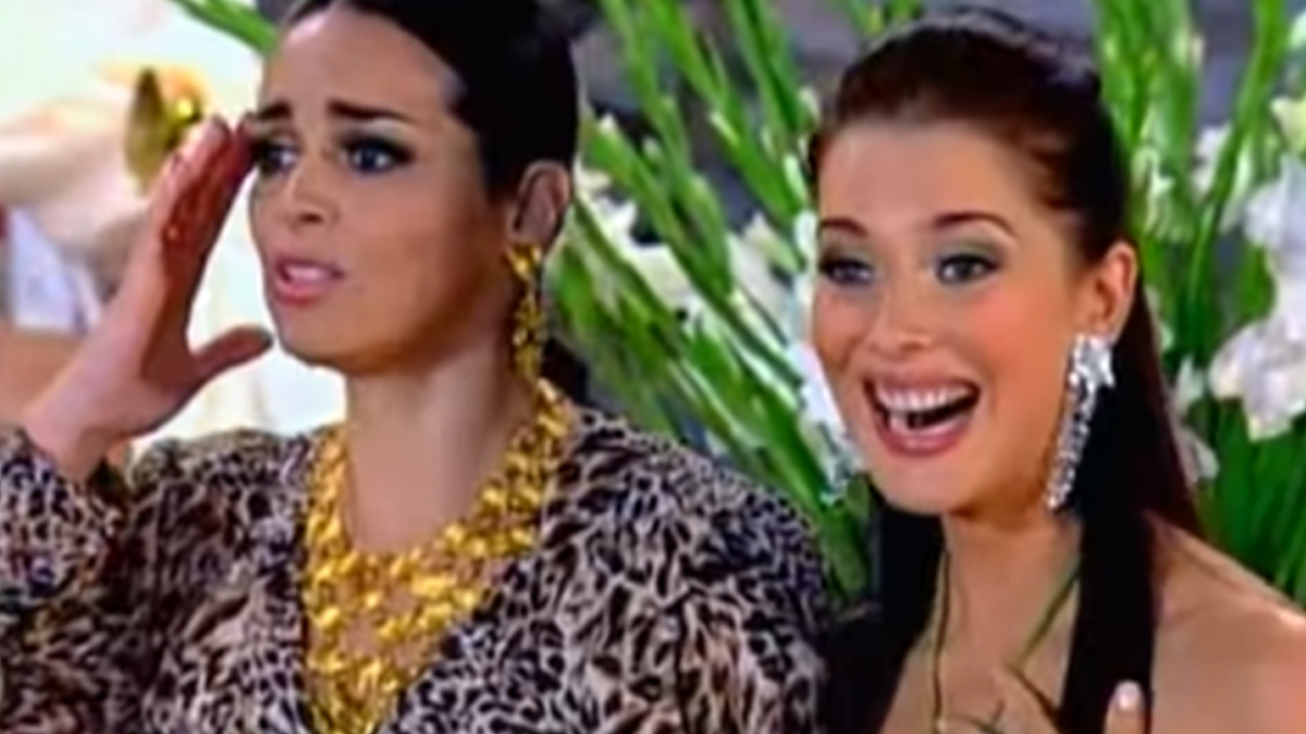 Malva (Suzy Rêgo) e Delfina (Maria Carolina Ribeiro) em Floribella