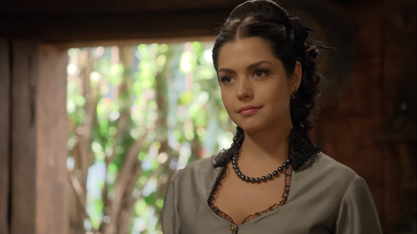 Maria Isabel (Thaís Fersoza)