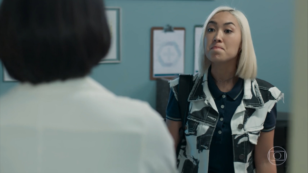 Mitsuko (Lina Agifu) e Tina (Ana Hikari) em Malhação