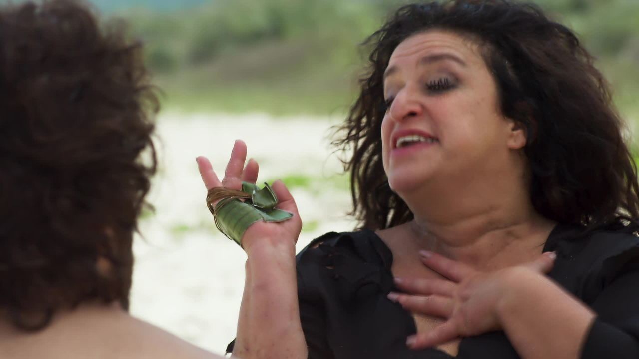 Teodora (Grace Gianoukas) em Haja Coração