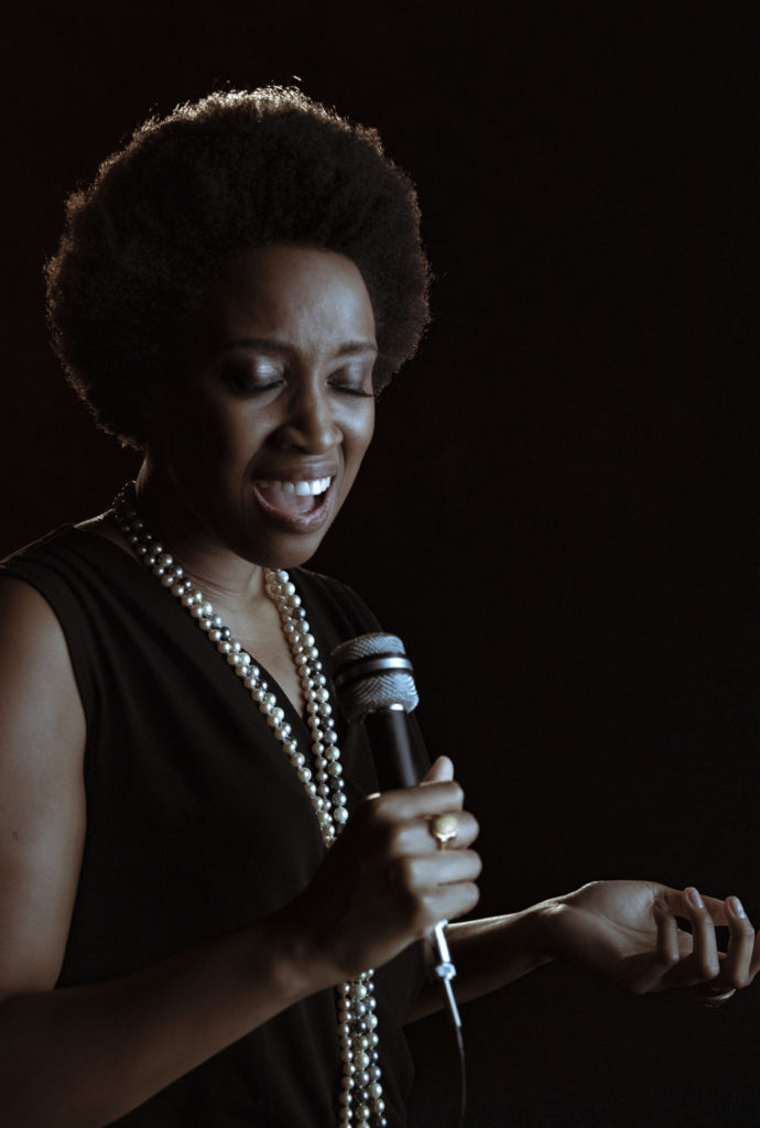 Nina Simone (Ivy Souza), do Falas Negras