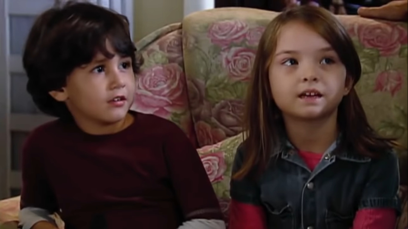 Gabriel Mazola e Mariana Mamoré como Juno e Lúcio em Os Mutantes (Reprodução / YouTube)