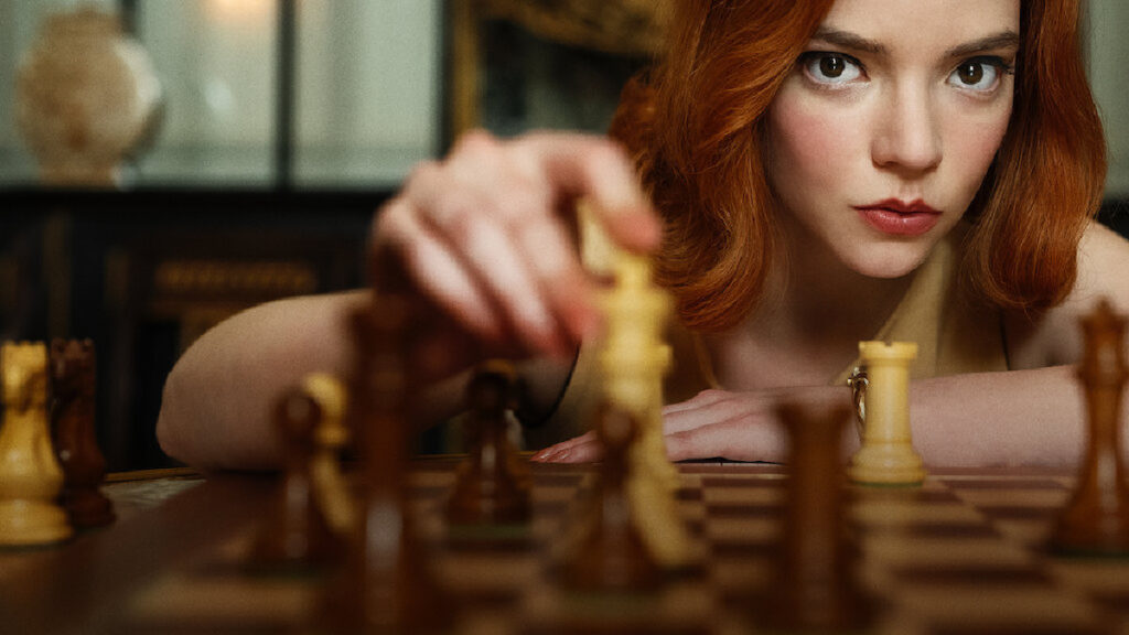 Beth (Anna Taylor-Joy) em O Gambito da Rainha, série da Netflix