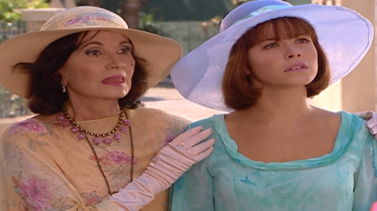 Celina reaparece em casamento de Ana Francisca (Reprodução: Canais Globo)