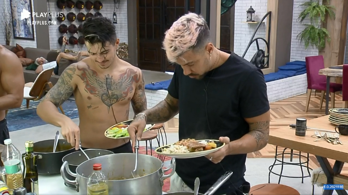 Lipe Ribeiro e Biel comentam sobre as praticidades da vida fora do reality (Reprodução: PlayPlus)