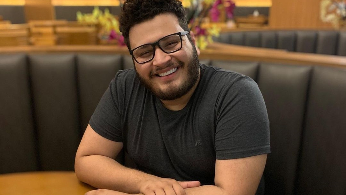Após receber alta por Covid, ex-BBB Victor Hugo volta às redes sociais (Reprodução: Instagram)