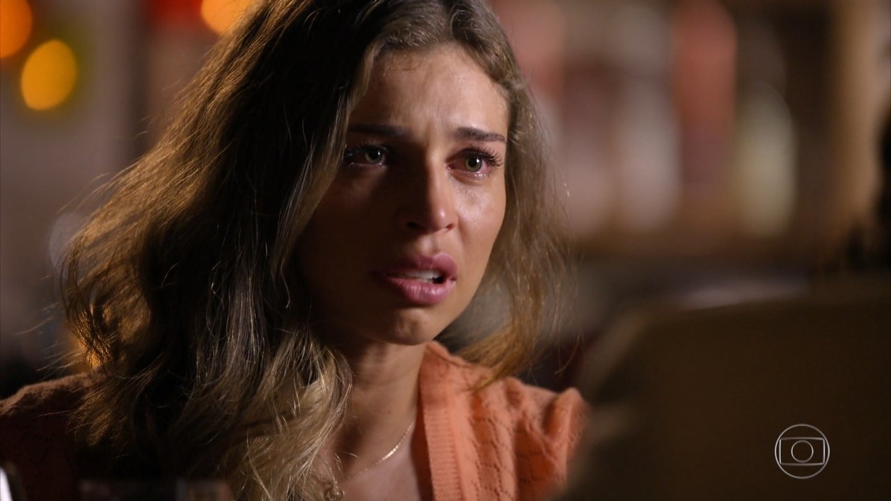 Ester (Grazi Massafera) em Flor do Caribe