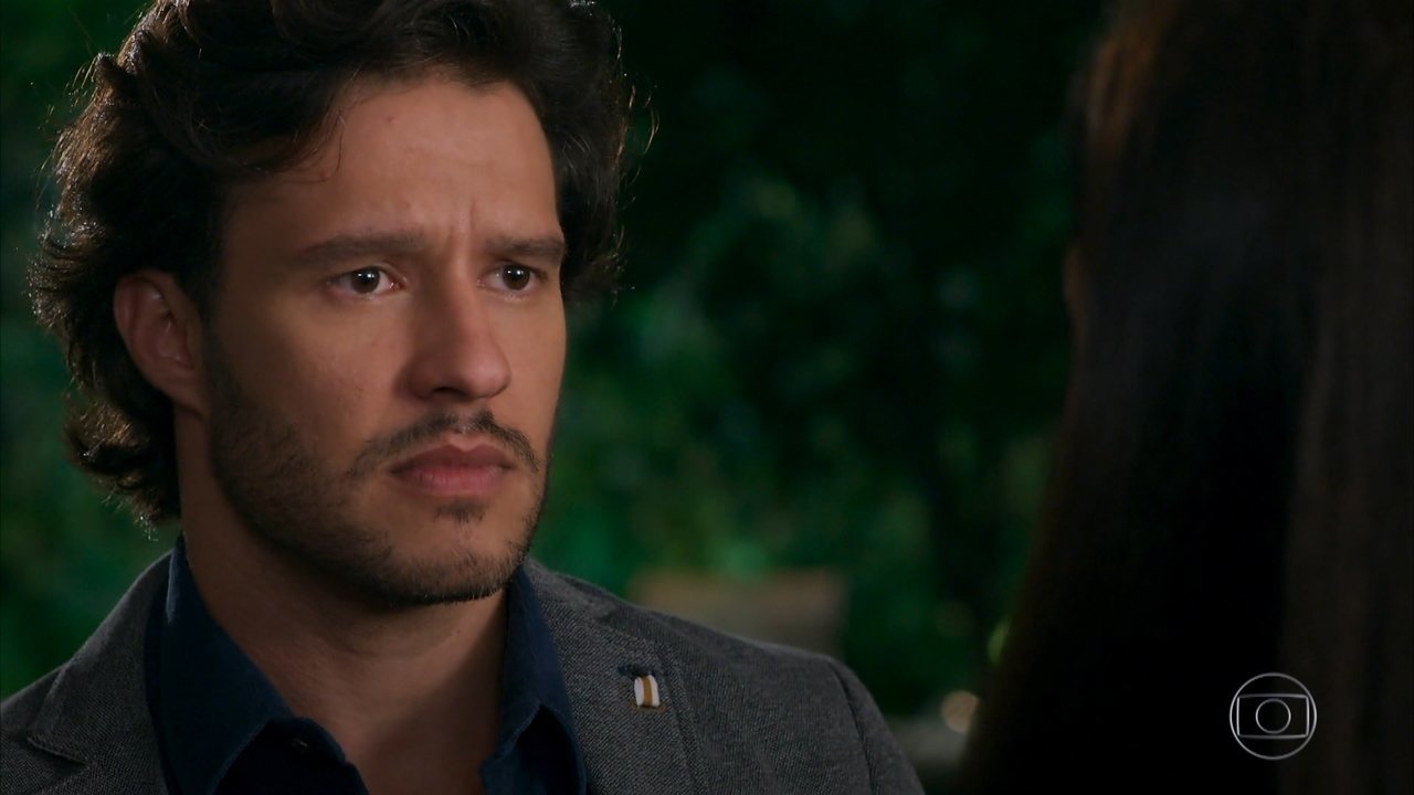 Henrique (Nando Rodrigues) e Penélope (Carolina Ferraz) em Haja Coração
