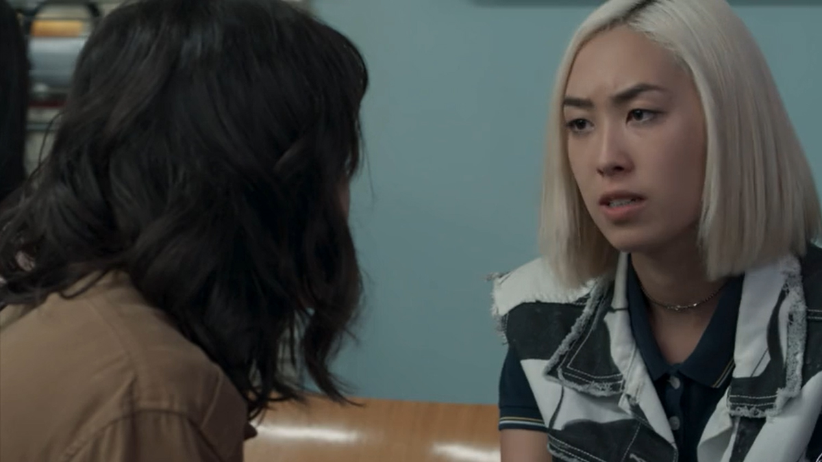 Lica (Manoela Aliperti) e Tina (Ana Hikari) em Malhação