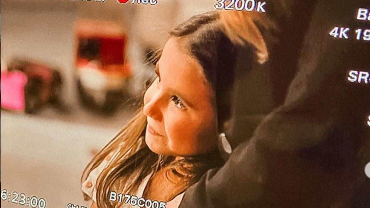 Maria Flor gravando Salve-se Quem Puder