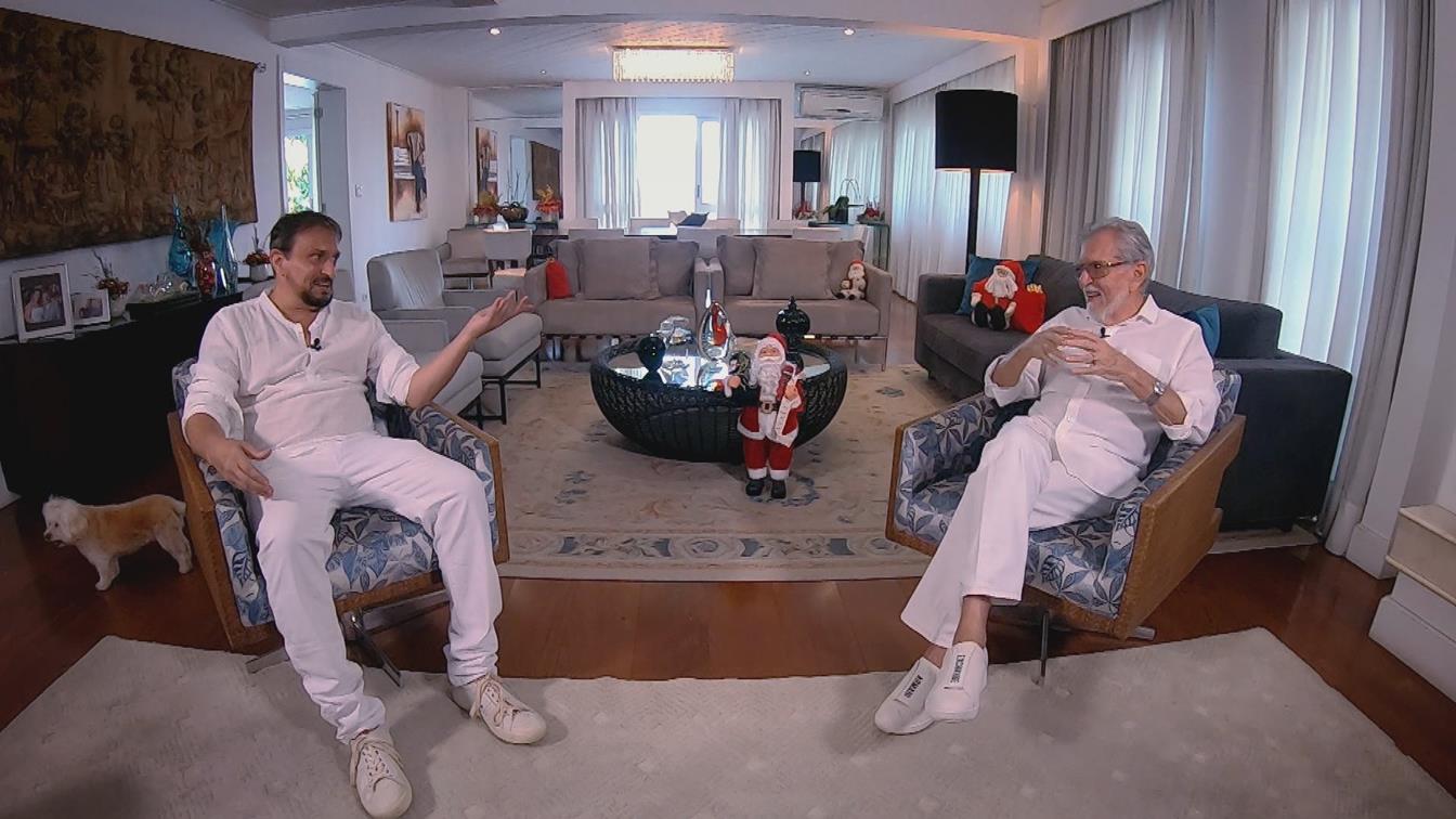 Carlos Alberto de Nóbrega e Marcelo Nóbrega no programa A Praça é Nossa (Divulgação / SBT)