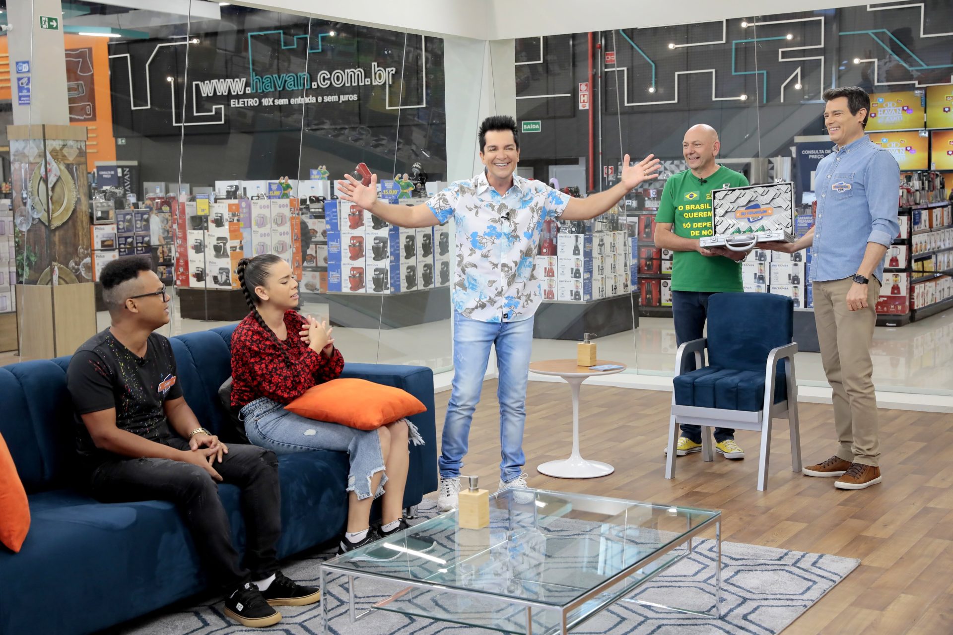 Regis Danese participa de quadro do Domingo Legal