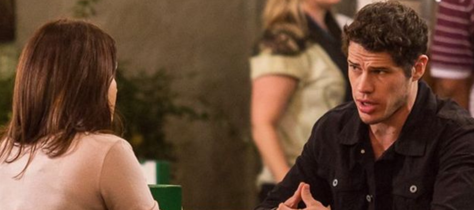 Shirlei (Sabrina Petraglia) e Adônis (José Loreto) de Haja Coração
