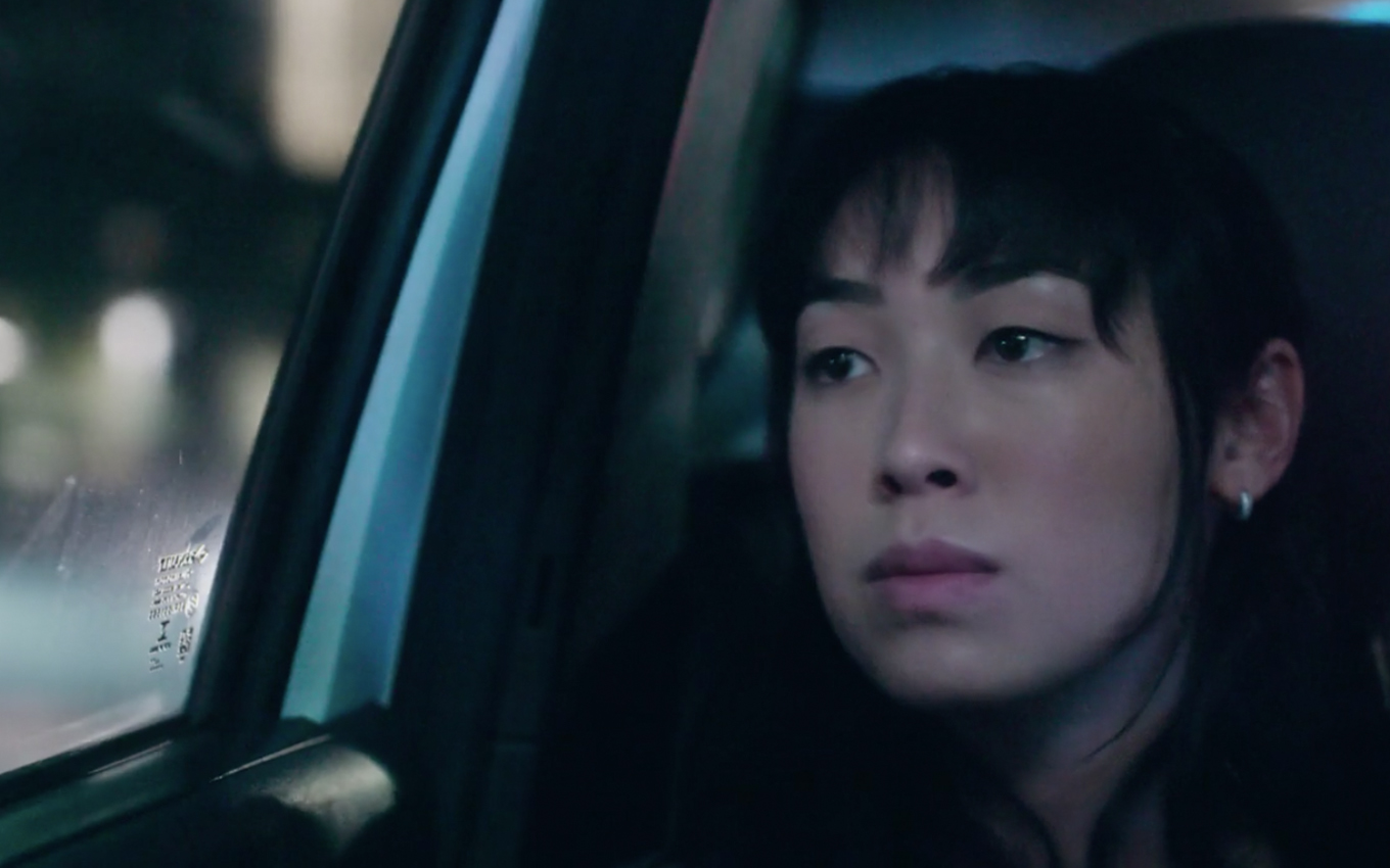 Tina (Ana Hikari) em As Five
