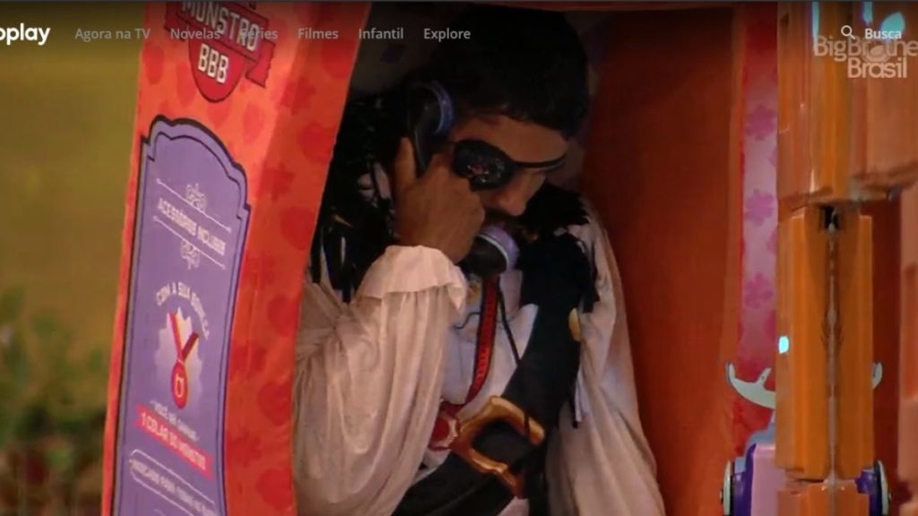 Arcrebiano atende o segundo Big Fone no BBB 21