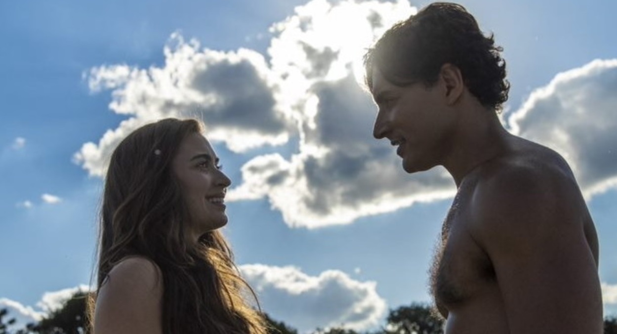 Adão (Carlo Porto) e Eva (Juliana Boller) em Gênesis