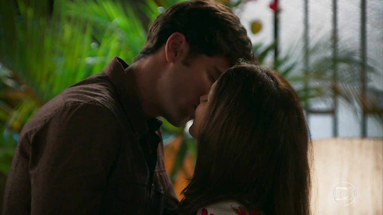 Felipe (Marcos Pitombo) e Shirlei (Sabrina Petraglia) em Haja Coração