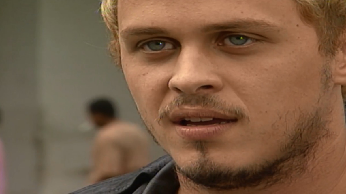 Alexandre dá aviso sombrio aos familiares ( Reprodução: Globo)