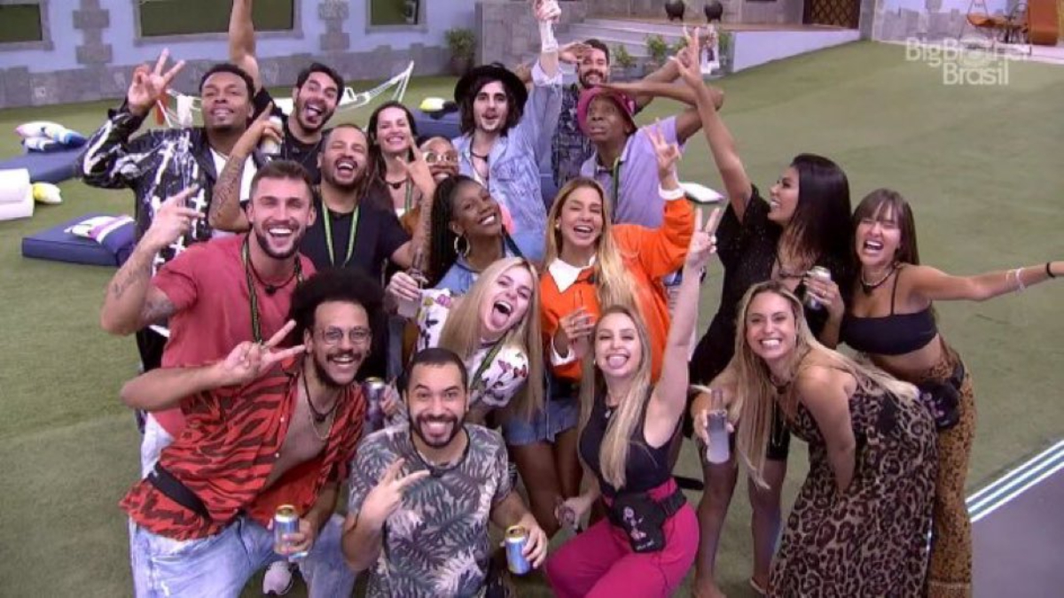 Brothers posam para as câmeras no BBB 21