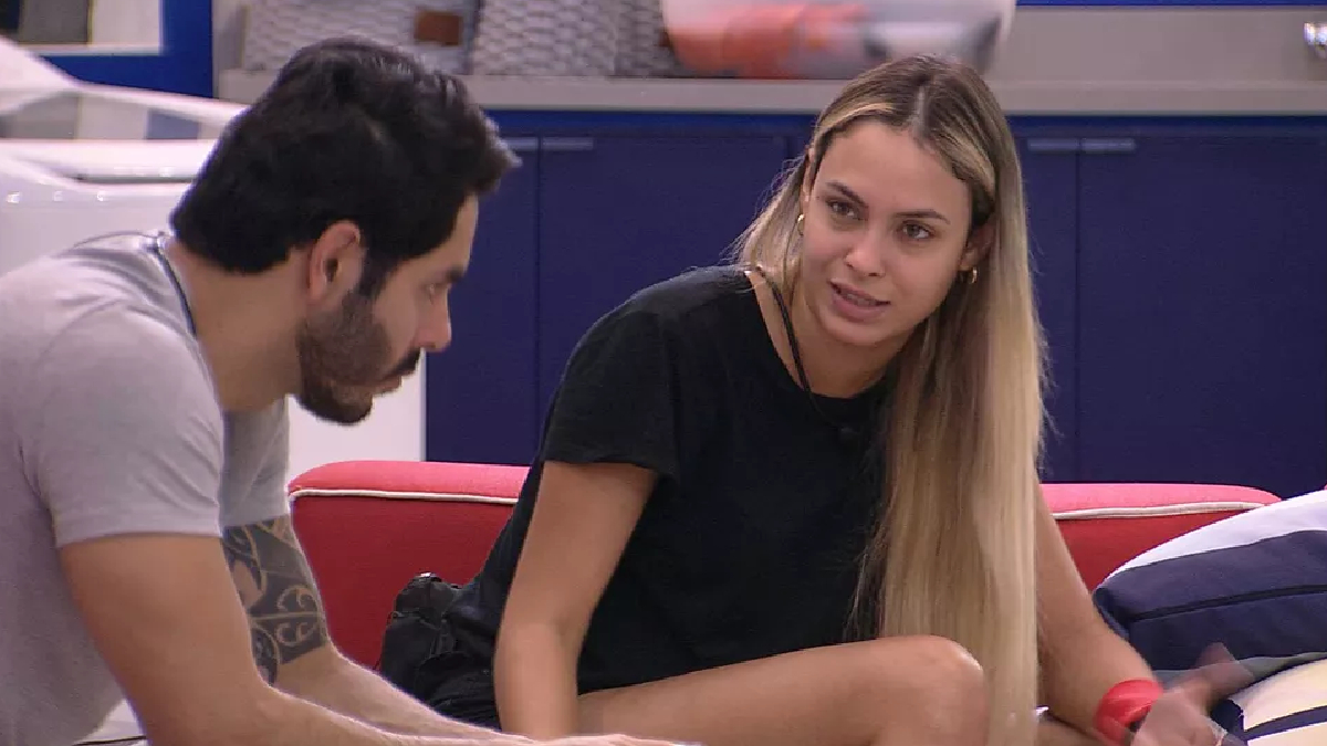 Rodolffo e Sarah conversam no BBB 21