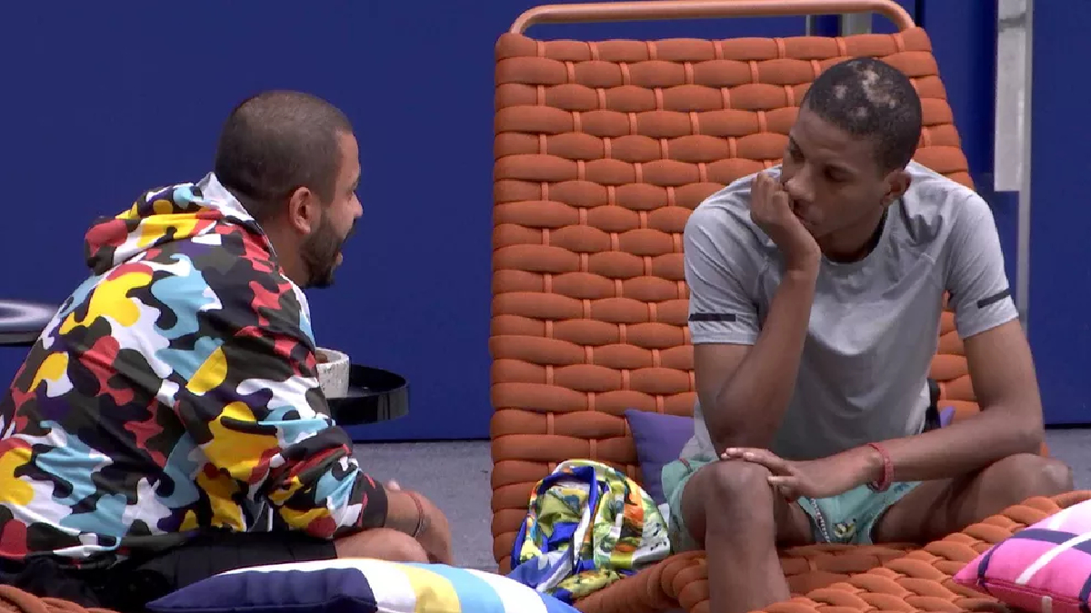 Projota e Lucas Penteado conversam no BBB 21