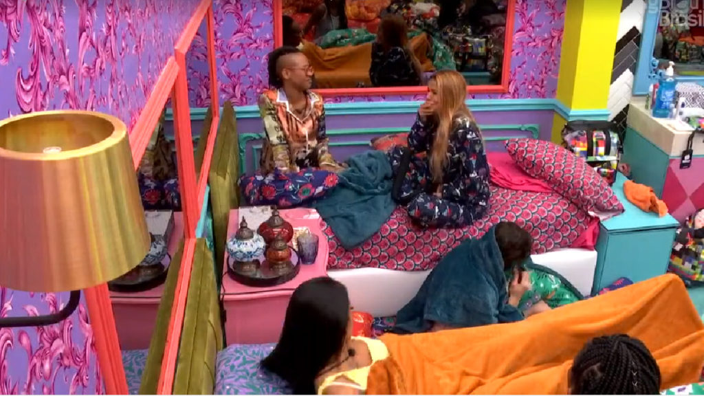 Participantes do BBB 21 acordando