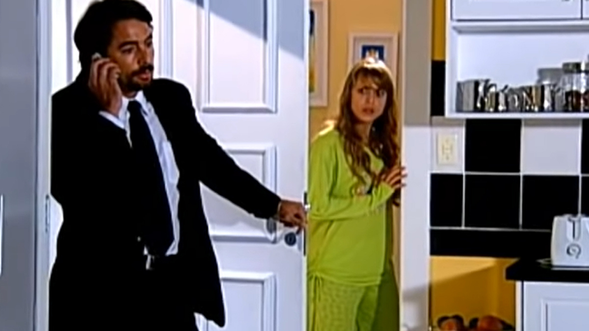 Robson (Jorge Medina) e Flor (Juliana Silveira) em Floribella