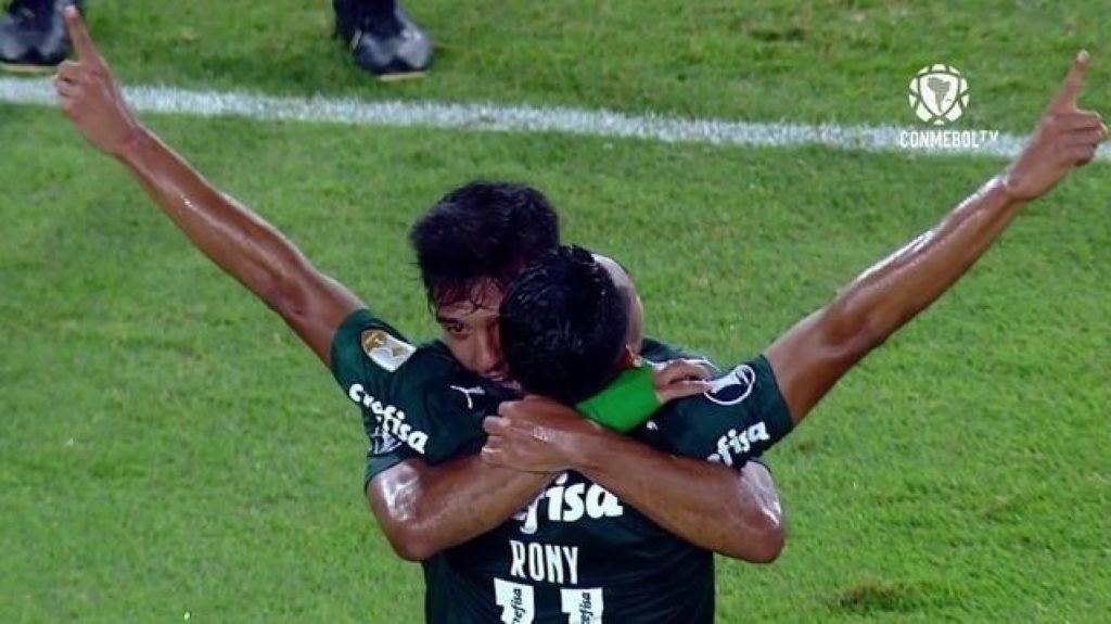 Trecho do jogo entre Palmeiras e River Plate (Reprodução / Conmebol TV)