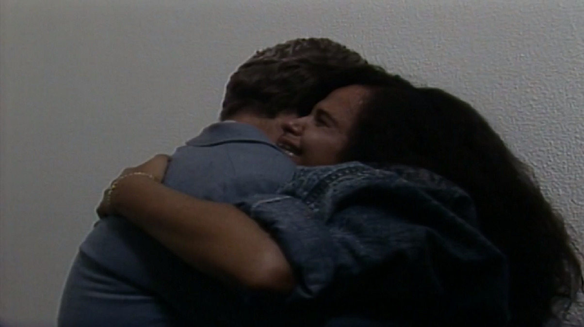 Ricardo (Carlos Zara) e a filha Juana (Denise Milfont) em Sassaricando