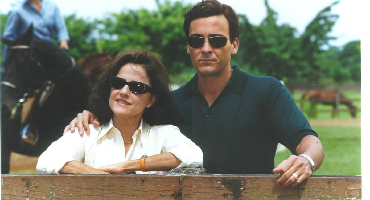 Alma (Marieta Severo) e Danilo (Alexandre Borges) de Laços de Família