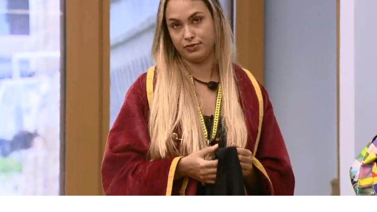 Sarah no quarto do líder do BBB 21