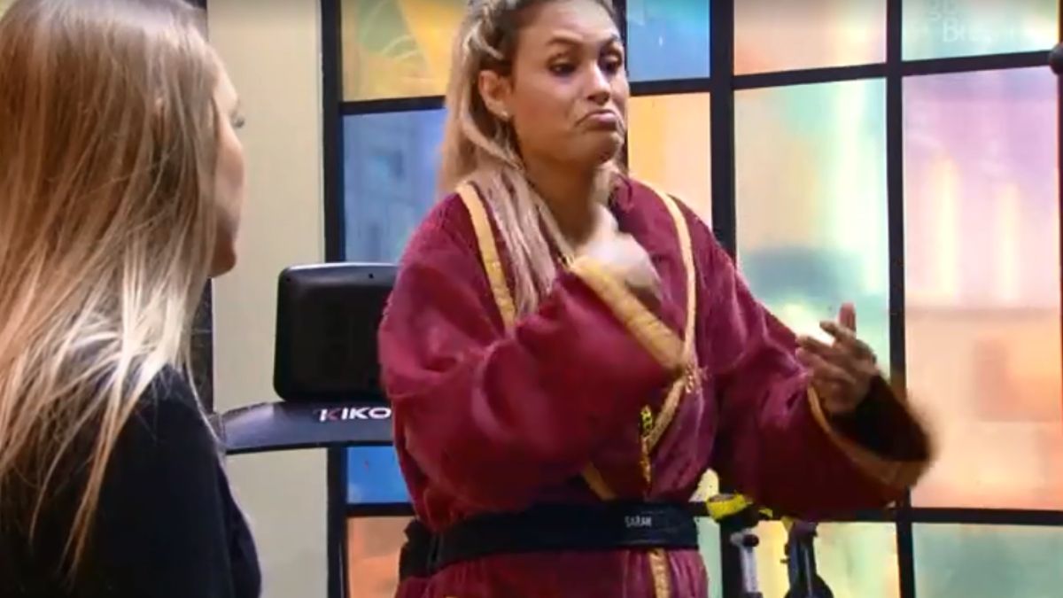 Sarah e Carla Diaz na academia do BBB 21