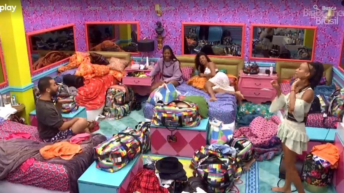 Gilberto, Lumena, Camilla de Lucas e Karol Conká no quarto colorido do BBB 21